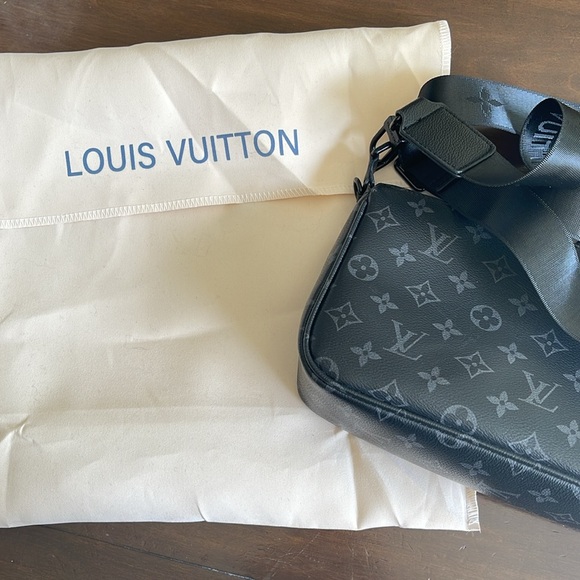 LOUIS VUITTON MONOGRAMMED ECLIPSE POCHETTE XL - Picture 13 of 14